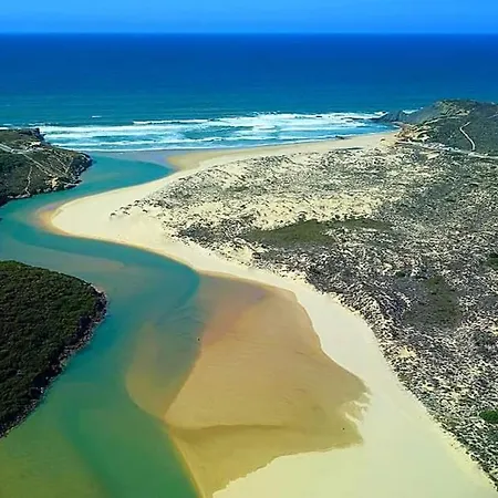 アパート House - Casa De Ferias Monte Clerigo アルジェズール